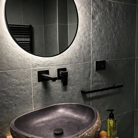 Апартаменты Suite169 La Grotta & S P A